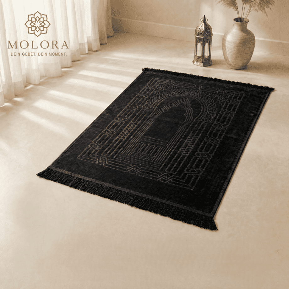 Weicher Gebetsteppich von Molora in Schwarz, 120 × 80 cm